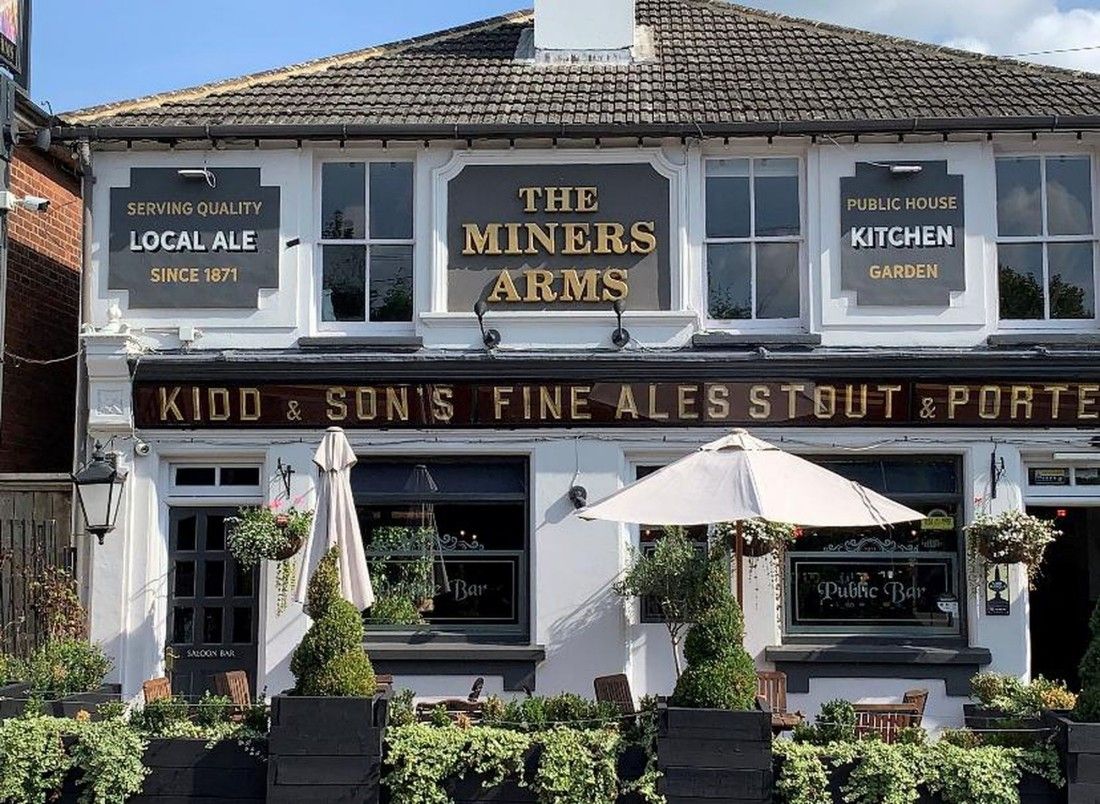 THE MINERS ARMS logo